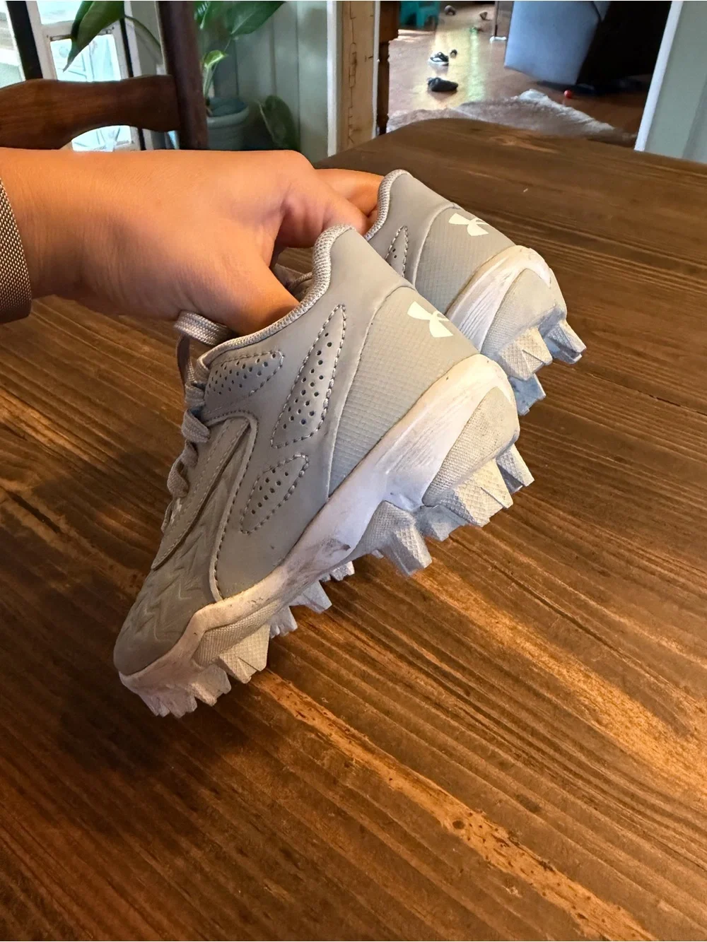 Under Armour Kids Sneakers in Light Gray
